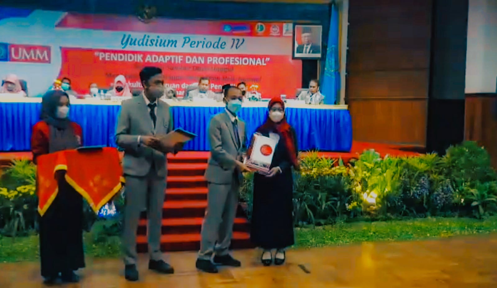 Mengikuti Yudisium Periode IV 2021, Mahasiswa Pendidikan Bahasa Indonesia FKIP UMM Lulus Tanpa Skripsi - Berita | Pendidikan Bahasa Indonesia