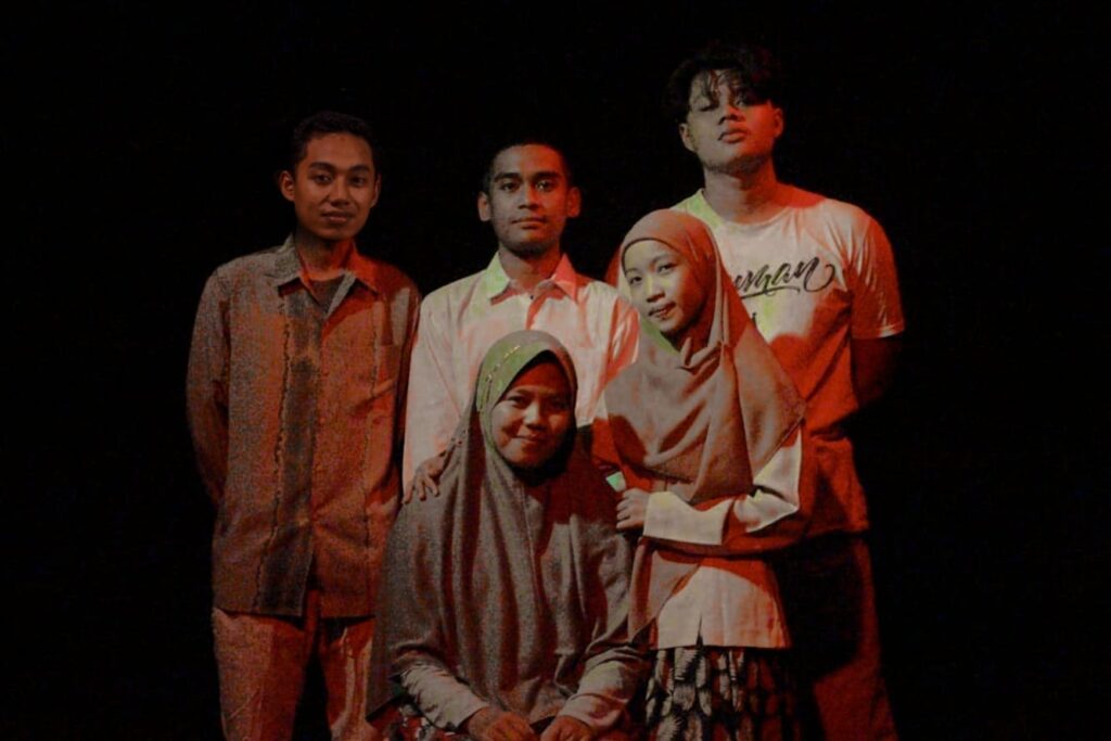 Tim PBI UMM Sukses Raih Juara Satu Lomba Tingkat Nasional, Kategori Dramatical Reading