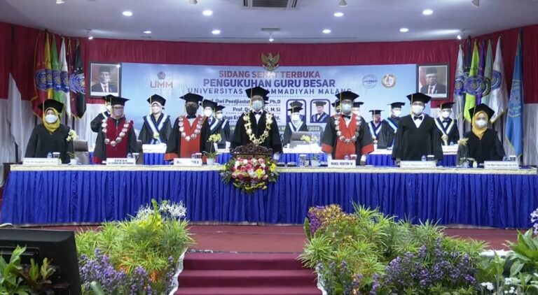 Pengukuhan Prof. Dr. Ribut Wahyu Eriyanti, M.Si., M.Pd. Dosen Pendidikan Bahasa Indonesia Sebagai Guru Besar FKIP UMM