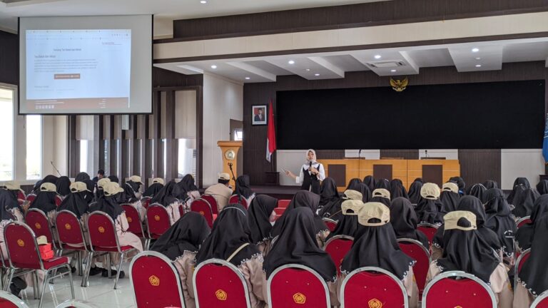 Pengenalan Prodi PBI Kepada Siswa-siswi SMKN 1 Tambakboyo Tuban dalam Kujungannya ke FKIP UMM