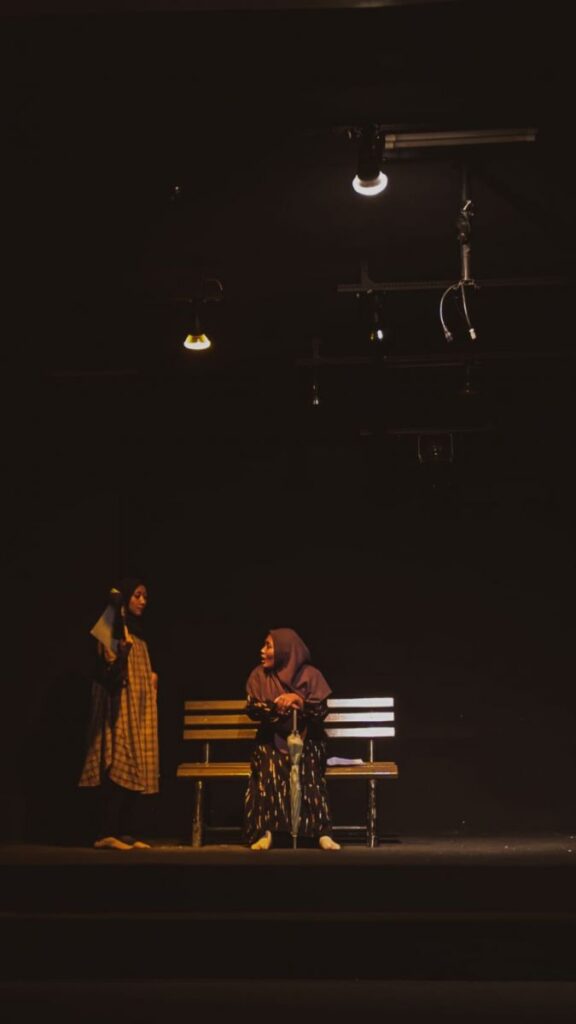 Persiapan Pementasan Drama Mahasiswa PBI UMM Sebagai Produk Mata Kuliah Keterampilan Sastra Produktif