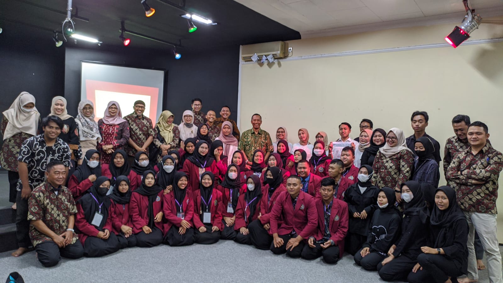 Dihadiri Langsung Rektor UMM, Pengenalan Program Studi PBI FKIP Berlangsung Seru dan Meriah