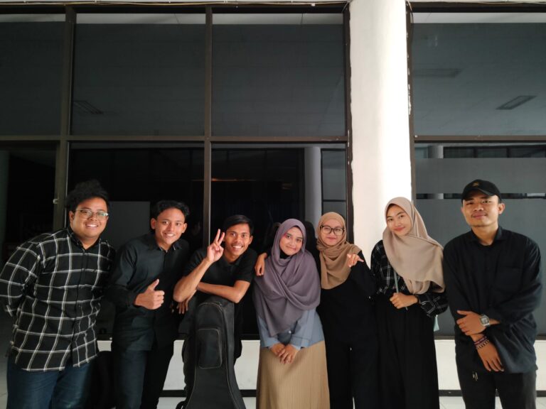 Mahasiswa PBI FKIP UMM Sukses Juarai Lomba Monolog Rektor Cup dan Raih Penghargaan Ilustrasi Terbaik
