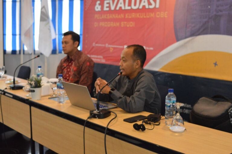 Monitoring dan Evaluasi Pelaksanaan Kurikulum OBE di Program Studi Pendidikan Bahasa Indonesia FKIP UMM