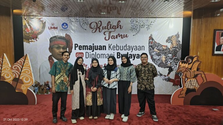 Showing Muspus, PBI FKIP Study Program Students Show Off at Guest Lecture Event with the Ministry of Education and Culture