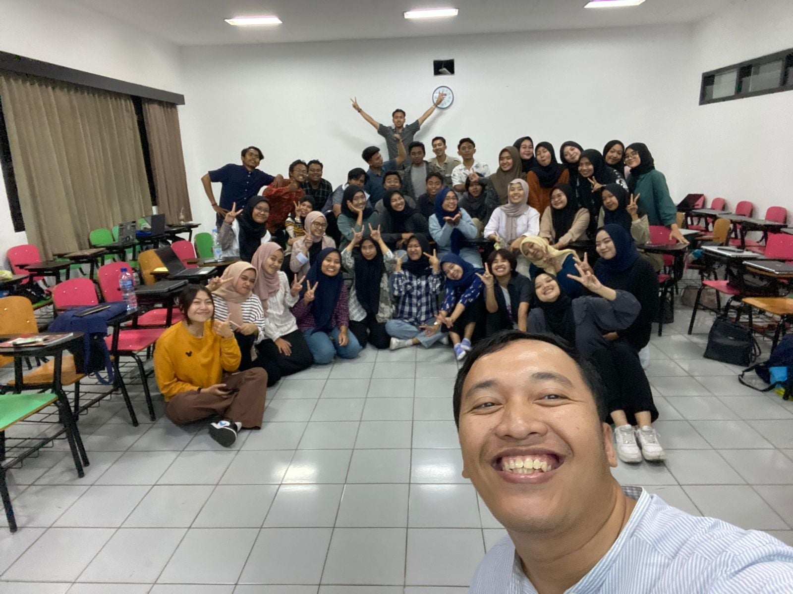 PBI FKIP Study Program Students Carry Out Practical Courses in Library Management and PIE Together with Practical Lecturers