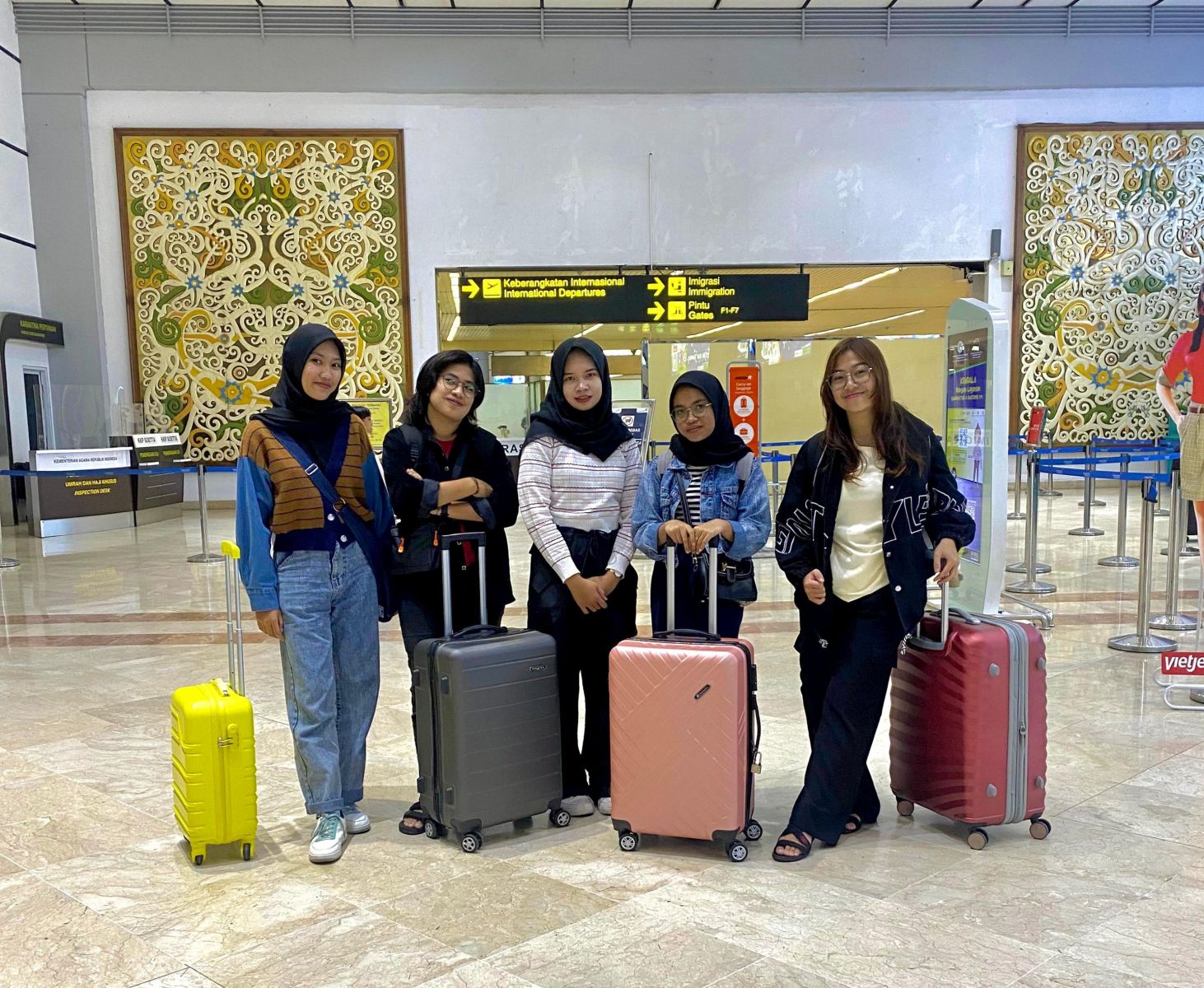 Mahasiswa Prodi Pendidikan Bahasa Indonesia FKIP UMM Berangkat ke Vietnam untuk Program Magang CoE Diplomasi Bahasa