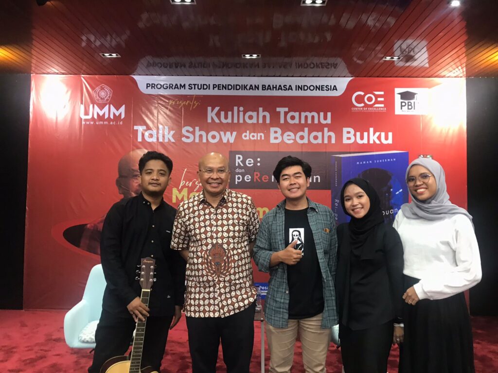 Mahasiswa PBI FKIP UMM Berkesempatan Langsung Kolaborasi Musikalisasi dan Pembacaan Puisi Bersama Kang Maman